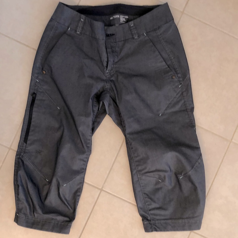 Arc'teryx A2B Commuter Capri - Women's size 8